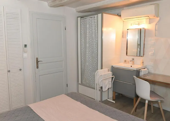 Couette-café Chez Caroline Dans Un Havre De Verdure Et De Calme 3*