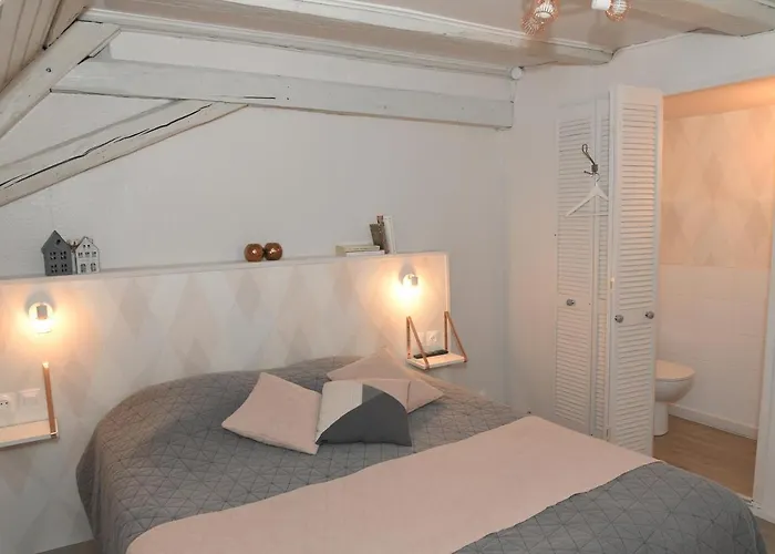 Couette-café Chez Caroline Dans Un Havre De Verdure Et De Calme