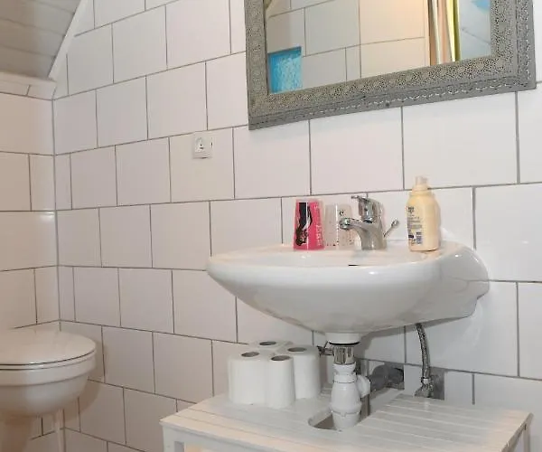 Chez Caroline Dans Un Havre De Verdure Et De Calme Colmar